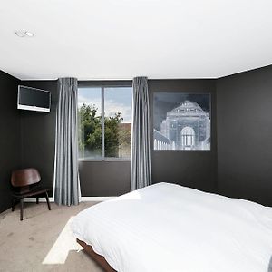 Executive One-Bedroom Apartment